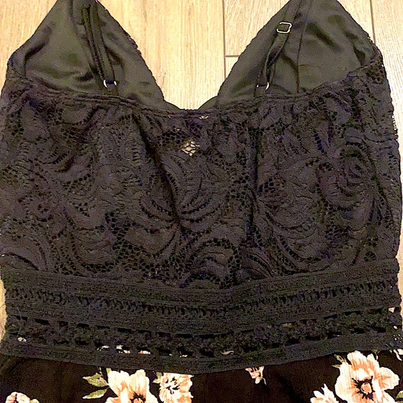 Woman’s or Teens Floral Shorts Jumper - Picture 6 of 7